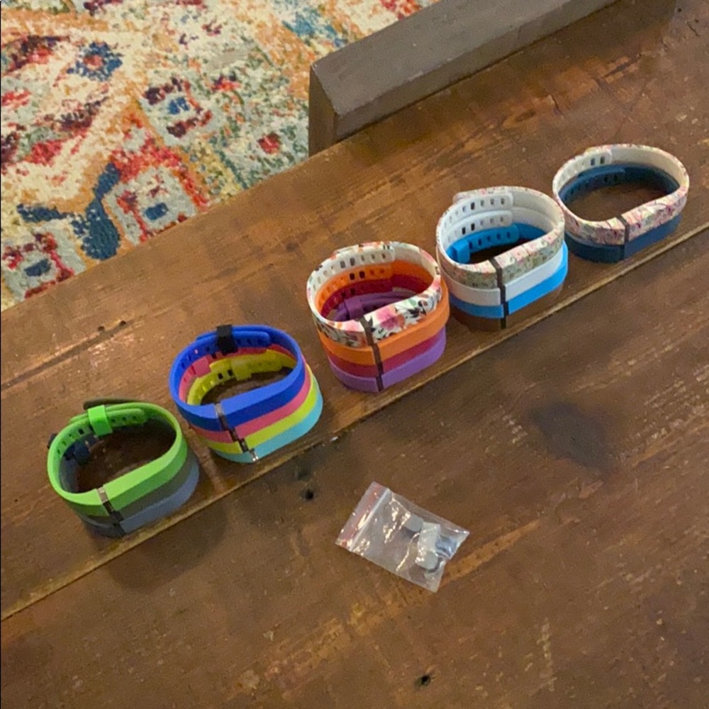 🌿Fitbit flex large bands lot of 17 assorted color